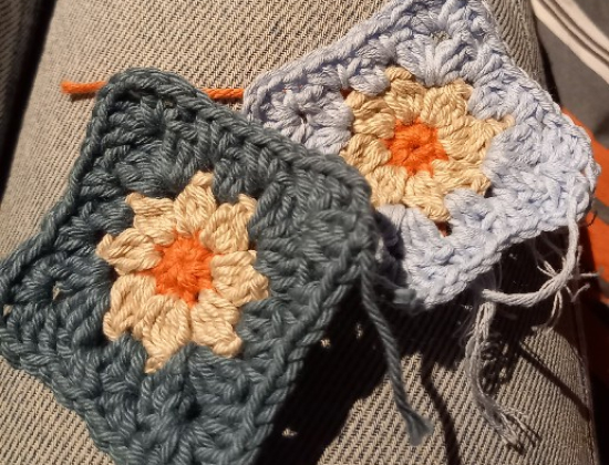 Flower granny square